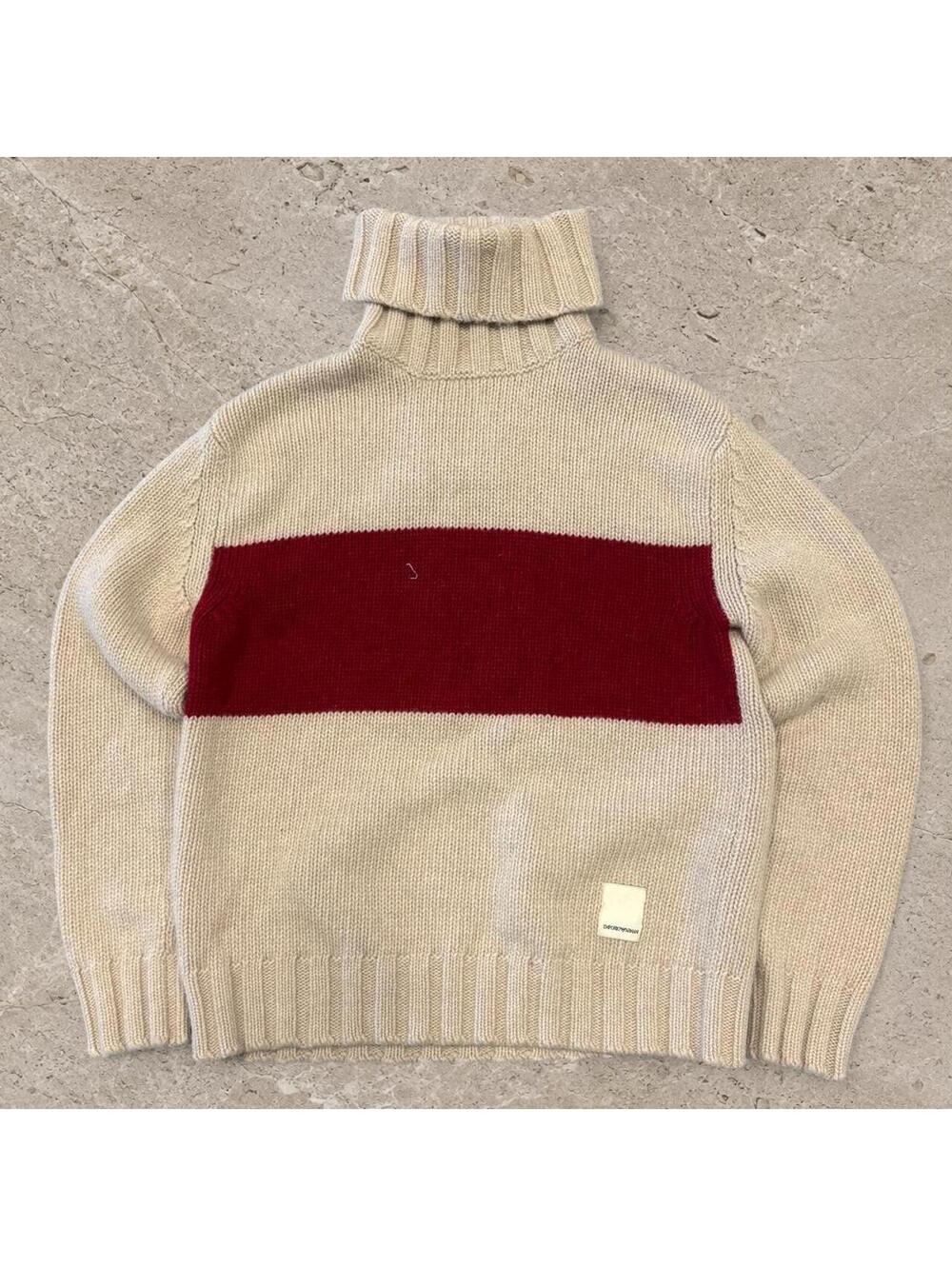 Absolutely beautiful authentic vintage Emporio Armani, designer sweater